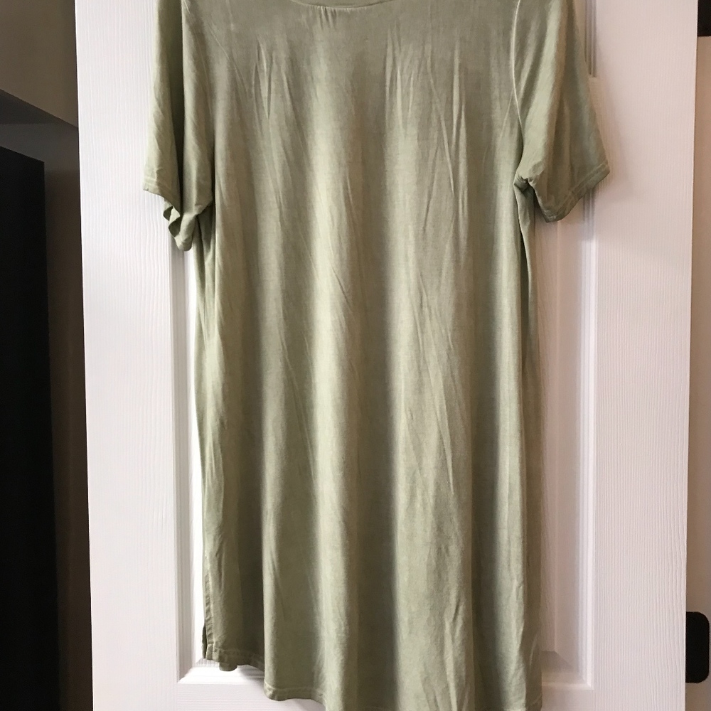 shirt - Picture 2 of 3